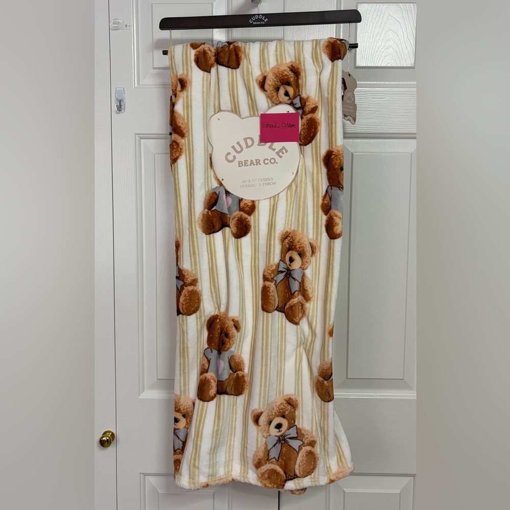 Cuddle Bear Co Oversized Throw Blanket